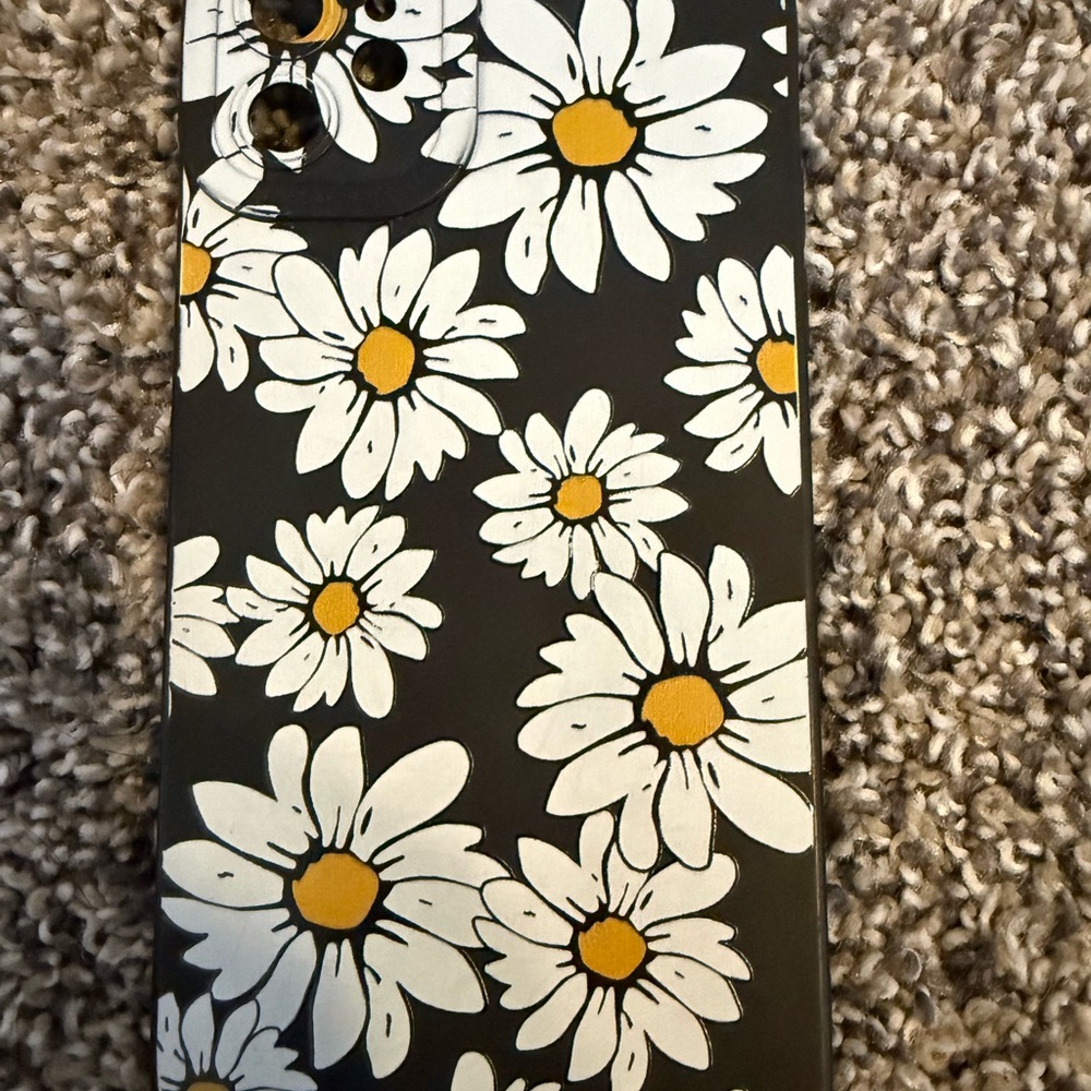Daisy 🌼 ~ Floral Pattern iPhone 11 Case - Black and White Daisies